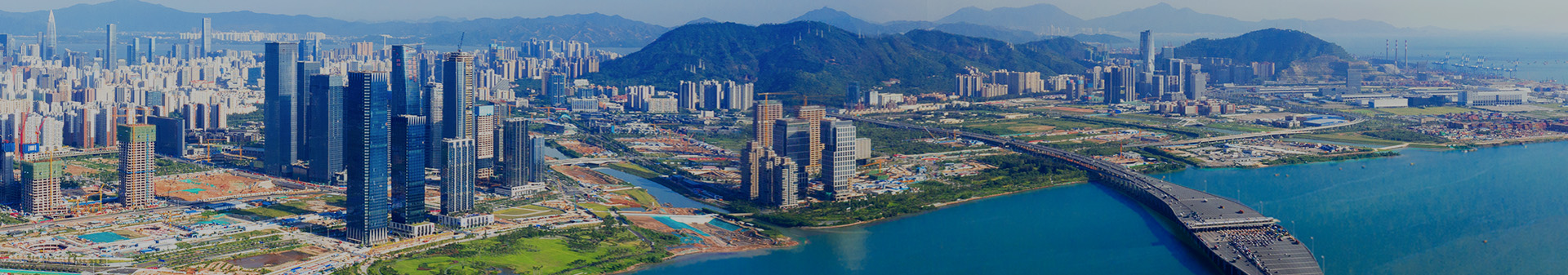 建設深圳特區中的“特區”:前海蛇口自貿區、深港合作區、前海保稅區、三區合一，優勢疊加